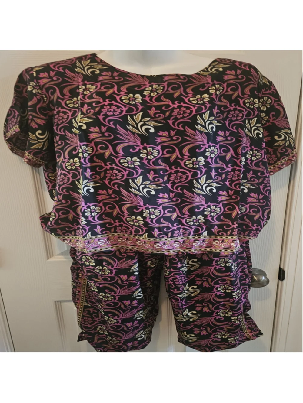 Women's Rhea Royal Print Top and Shorts Set, One Size, Black and Pink